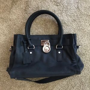 Michael kors purse in dark blue with silver